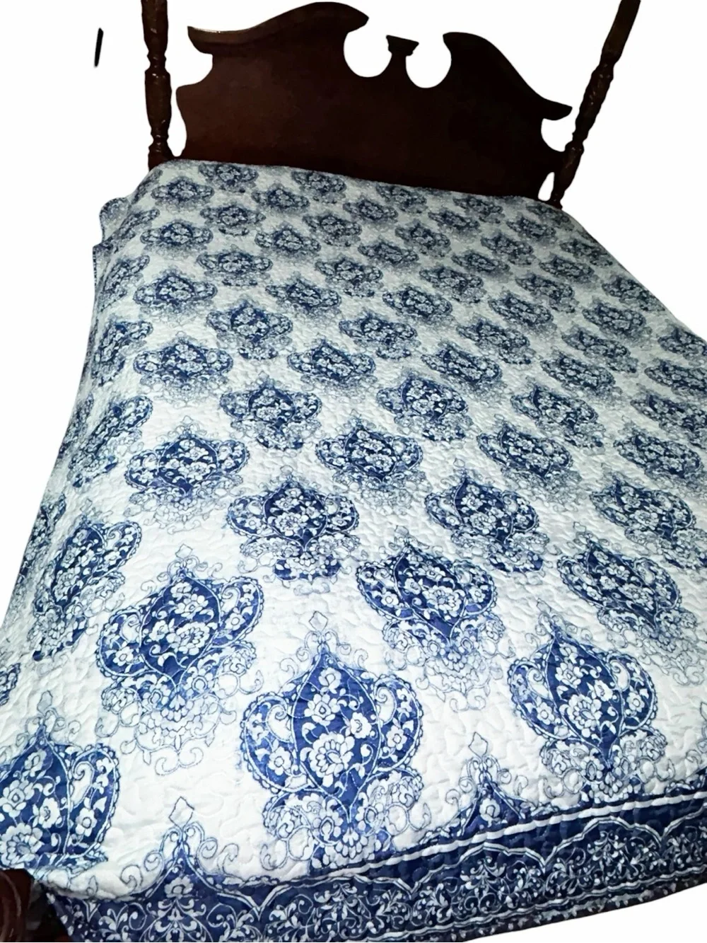 Blue & White Reversible Medallion Quilted Queen Size Cottage Farmhouse